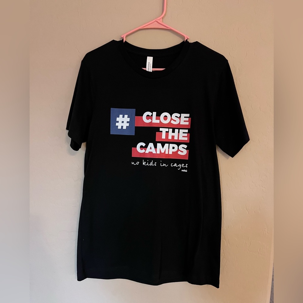 Close the camps graphic tee